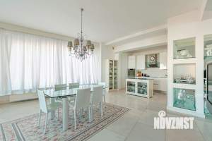 3-к квартира, вторичка, 240м2, 12/13 этаж