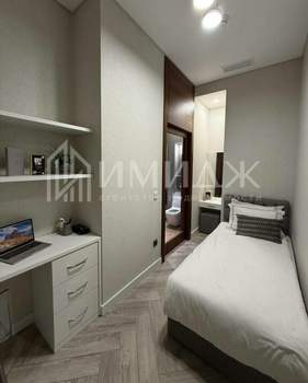 3-к квартира, вторичка, 140м2, 19/27 этаж