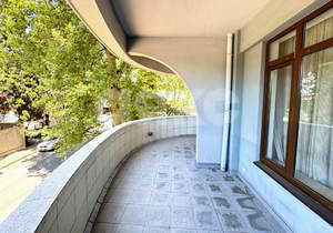 3-к квартира, вторичка, 180м2, 2/9 этаж