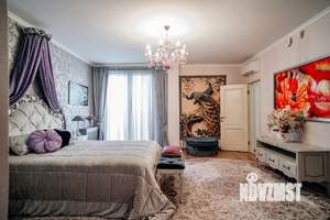 4-к квартира, вторичка, 241м2, 2/4 этаж