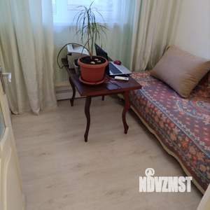 2-к квартира, вторичка, 32м2, 1/4 этаж