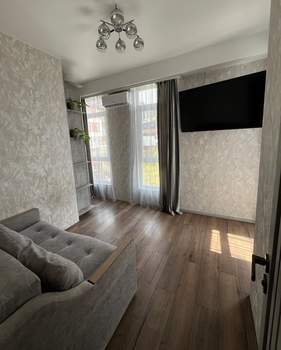2-к квартира, вторичка, 30м2, 1/4 этаж