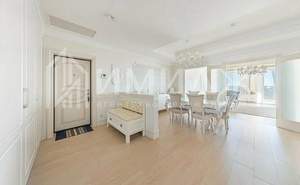 3-к квартира, вторичка, 140м2, 9/22 этаж