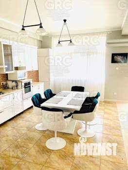 3-к квартира, вторичка, 140м2, 2/8 этаж