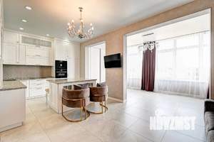3-к квартира, вторичка, 98м2, 19/23 этаж