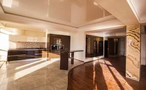 3-к квартира, вторичка, 230м2, 8/8 этаж