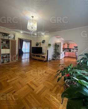 5-к квартира, вторичка, 140м2, 5/6 этаж