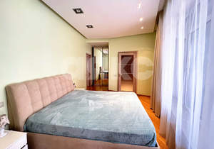 3-к квартира, вторичка, 180м2, 2/9 этаж