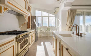 3-к квартира, вторичка, 140м2, 8/8 этаж