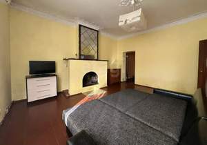 3-к квартира, вторичка, 80м2, 1/3 этаж