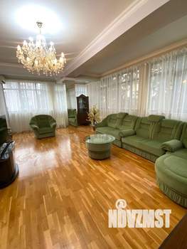 4-к квартира, вторичка, 136м2, 2/5 этаж