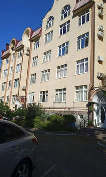 Студия квартира, вторичка, 220м2, 4/4 этаж