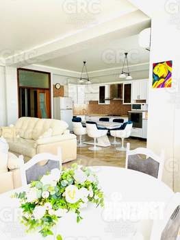 3-к квартира, вторичка, 140м2, 2/8 этаж