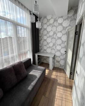 2-к квартира, вторичка, 30м2, 1/4 этаж