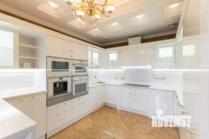 3-к квартира, вторичка, 180м2, 12/16 этаж