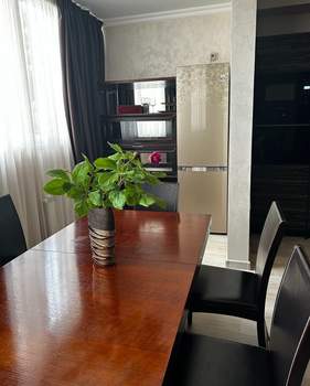 3-к квартира, вторичка, 100м2, 1/10 этаж