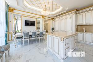 4-к квартира, вторичка, 240м2, 3/6 этаж