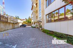 4-к квартира, вторичка, 215м2, 4/8 этаж