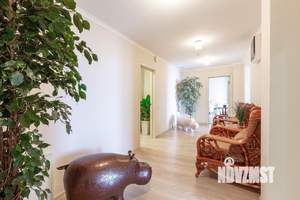3-к квартира, вторичка, 223м2, 1/7 этаж
