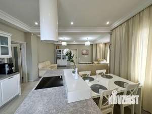 4-к квартира, вторичка, 136м2, 11/13 этаж