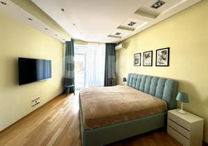 3-к квартира, вторичка, 180м2, 2/9 этаж