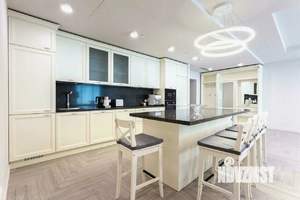 3-к квартира, вторичка, 130м2, 18/23 этаж