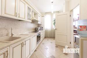 3-к квартира, вторичка, 223м2, 1/7 этаж
