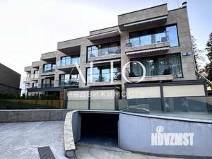 Студия квартира, вторичка, 144м2, 1/3 этаж