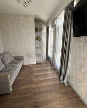 2-к квартира, вторичка, 30м2, 1/4 этаж