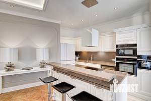 3-к квартира, вторичка, 97м2, 5/7 этаж
