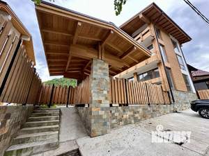 3-к квартира, вторичка, 100м2, 3/3 этаж