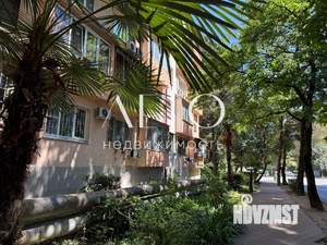 2-к квартира, вторичка, 52м2, 1/5 этаж