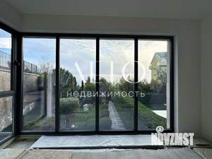 Студия квартира, вторичка, 144м2, 1/3 этаж