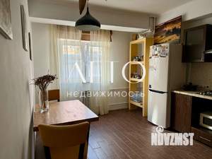 2-к квартира, вторичка, 68м2, 1/5 этаж