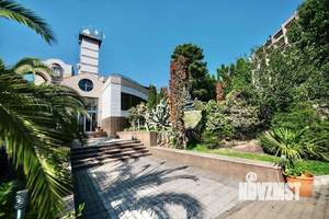 3-к квартира, вторичка, 220м2, 2/3 этаж