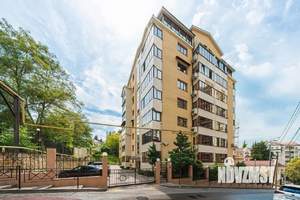 4-к квартира, вторичка, 215м2, 4/8 этаж