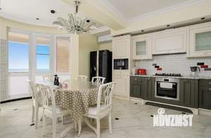 3-к квартира, вторичка, 130м2, 3/10 этаж