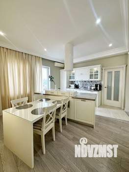 4-к квартира, вторичка, 136м2, 11/13 этаж