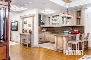 3-к квартира, вторичка, 150м2, 3/6 этаж