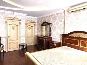 4-к квартира, вторичка, 186м2, 2/4 этаж