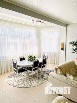 3-к квартира, вторичка, 140м2, 2/8 этаж