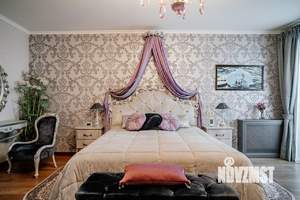 4-к квартира, вторичка, 241м2, 2/4 этаж