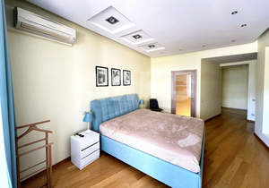 3-к квартира, вторичка, 180м2, 2/9 этаж