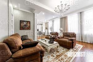 4-к квартира, вторичка, 110м2, 3/3 этаж
