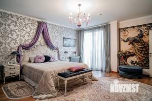 4-к квартира, вторичка, 241м2, 2/4 этаж