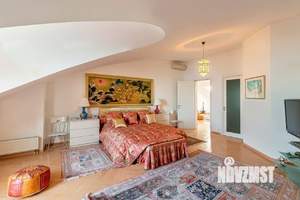 3-к квартира, вторичка, 240м2, 12/13 этаж