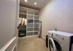 4-к квартира, вторичка, 292м2, 1/3 этаж