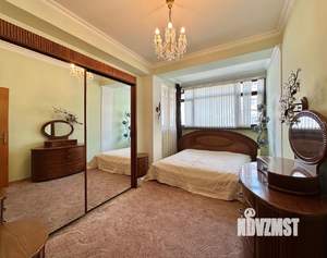 4-к квартира, вторичка, 136м2, 2/5 этаж
