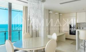3-к квартира, вторичка, 68м2, 23/27 этаж