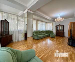 4-к квартира, вторичка, 136м2, 2/5 этаж